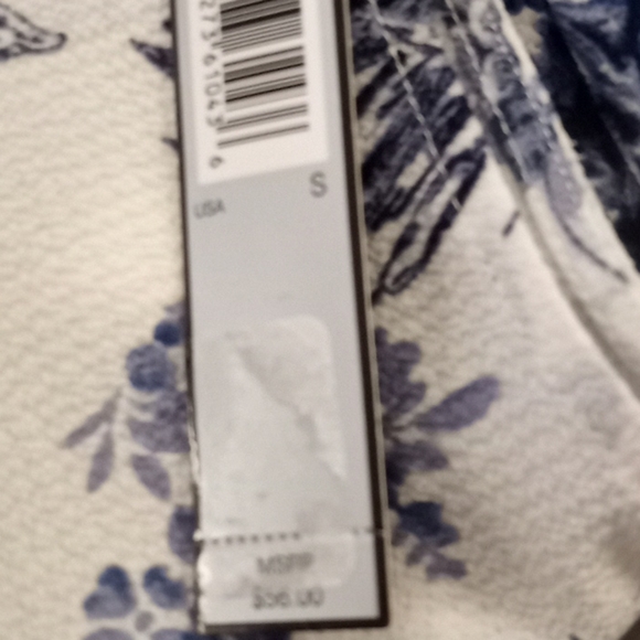 Tahari Floral Country Toile Sleeveless Blouse - Picture 16 of 16